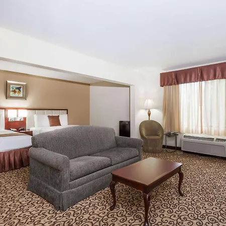 Baymont By Wyndham Columbia Fort Jackson Exterior photo